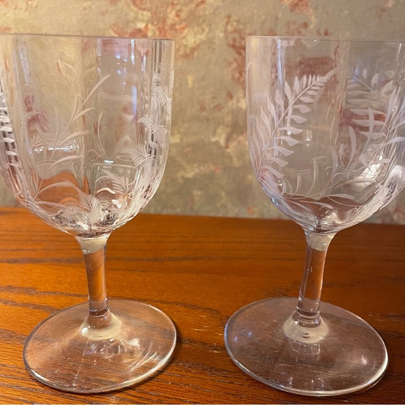 Lovely crystal etched wine glasses. - Picture 2 of 7